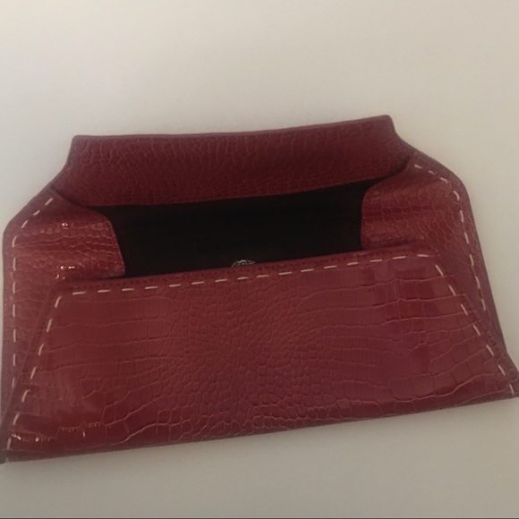 Gaya clutch in fuchsia - Picture 4 of 10